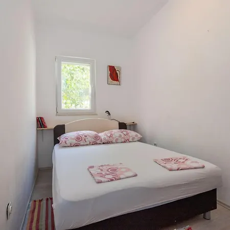 Apartment Goran - Sea View