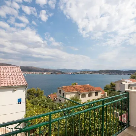 Goran - Sea View Apartment *